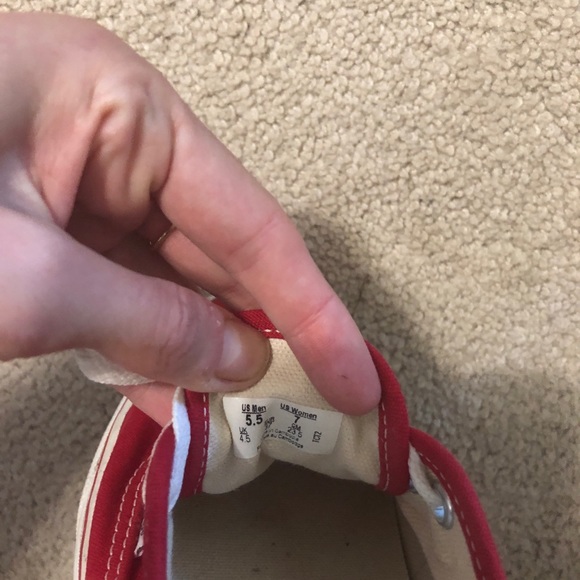 Red vans - Picture 2 of 4